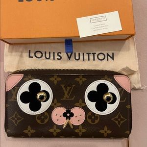 Louis Vuitton dog zippy wallet